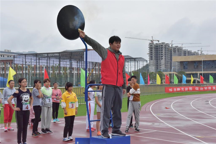 20200529111946_61251 遵义医学院69周年校庆田径运动会
